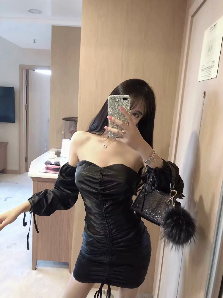 网红一字肩抽褶系带灯笼袖绸缎面抹胸连衣裙性感礼服(用1元券)