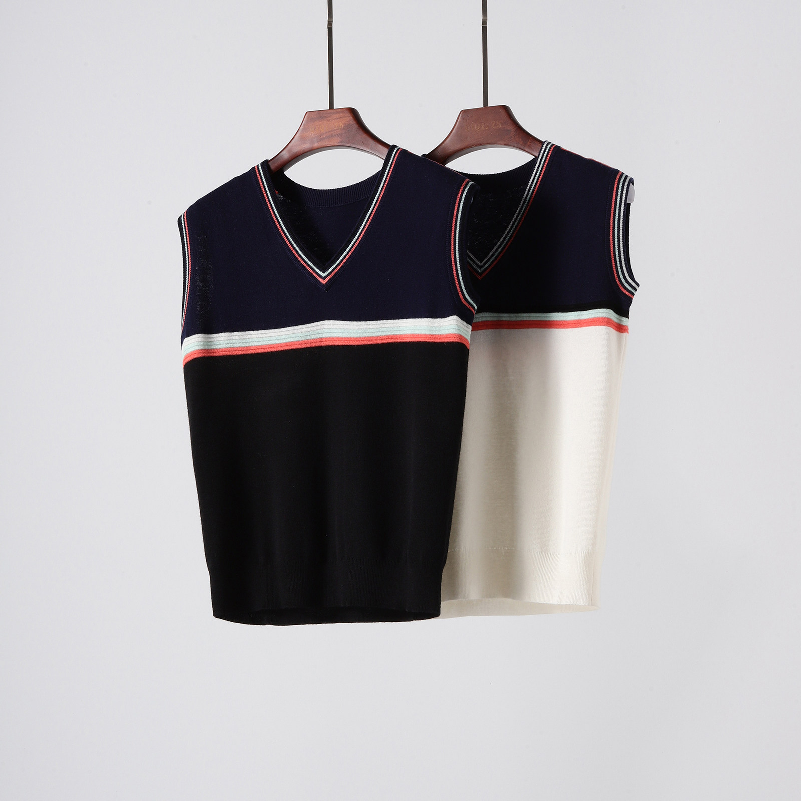 清仓！减龄学院风 精纺羊毛拼色V领针织马甲 叠穿背心,女装/女士精品,马夹,淘宝优惠券,粉丝福利购,淘宝优惠卷