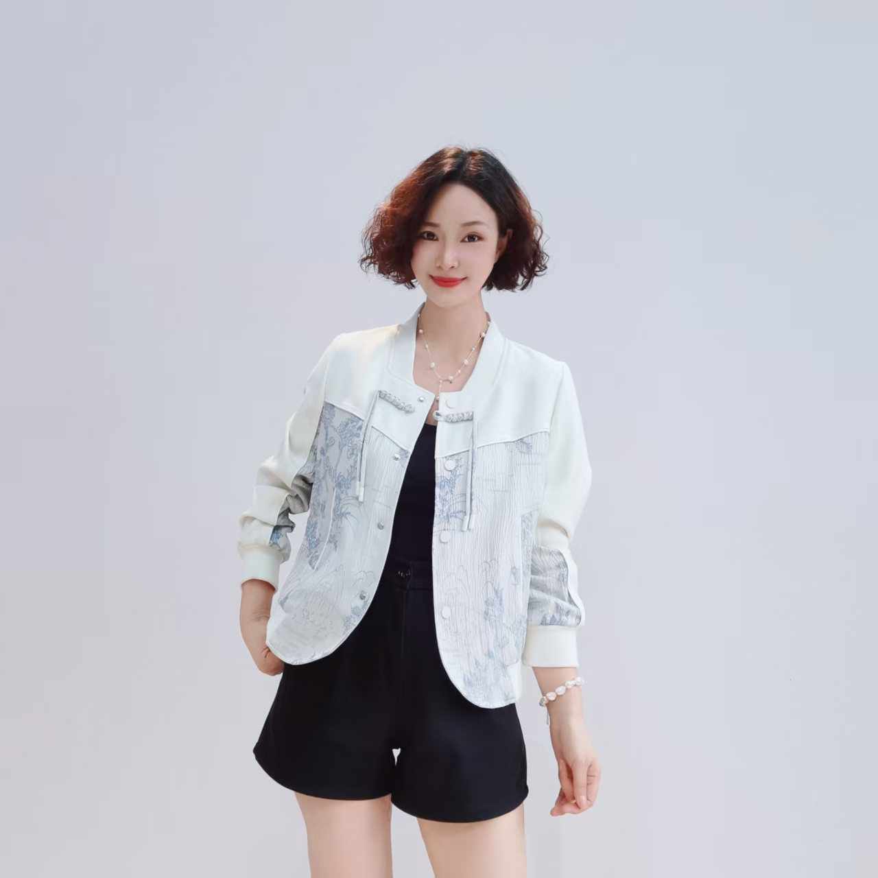 5618 春季新款时尚洋气百搭棒球服短外套