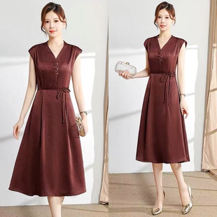 V领中长款 2027 优雅气质高级感无袖 新款 连衣裙 夏季