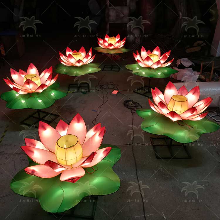 中秋节大型发光荷花灯水上莲花牡丹花可开合自动智能机械花朵摆件