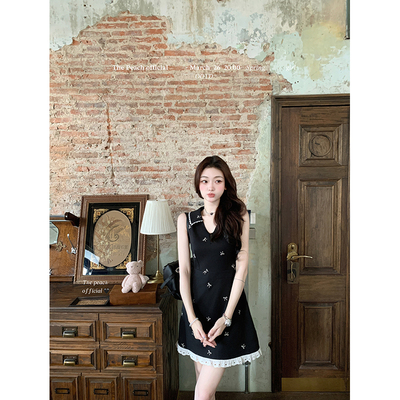 小香刺绣蝴蝶结V领无袖背心裙