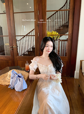 thepeachofficial复古蕾丝收腰白色泡泡袖吊带连衣裙女春长款裙子