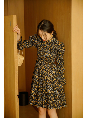 THE PEACH BY MICHELLYMO玛歌庄园茶艺复古小高领收腰碎花连衣裙