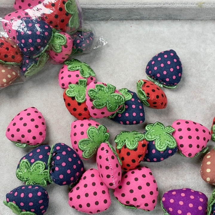 305号35个布艺草莓,饰品/流行首饰/时尚饰品新,胸针,淘宝优惠券,粉丝福利购,淘宝优惠卷