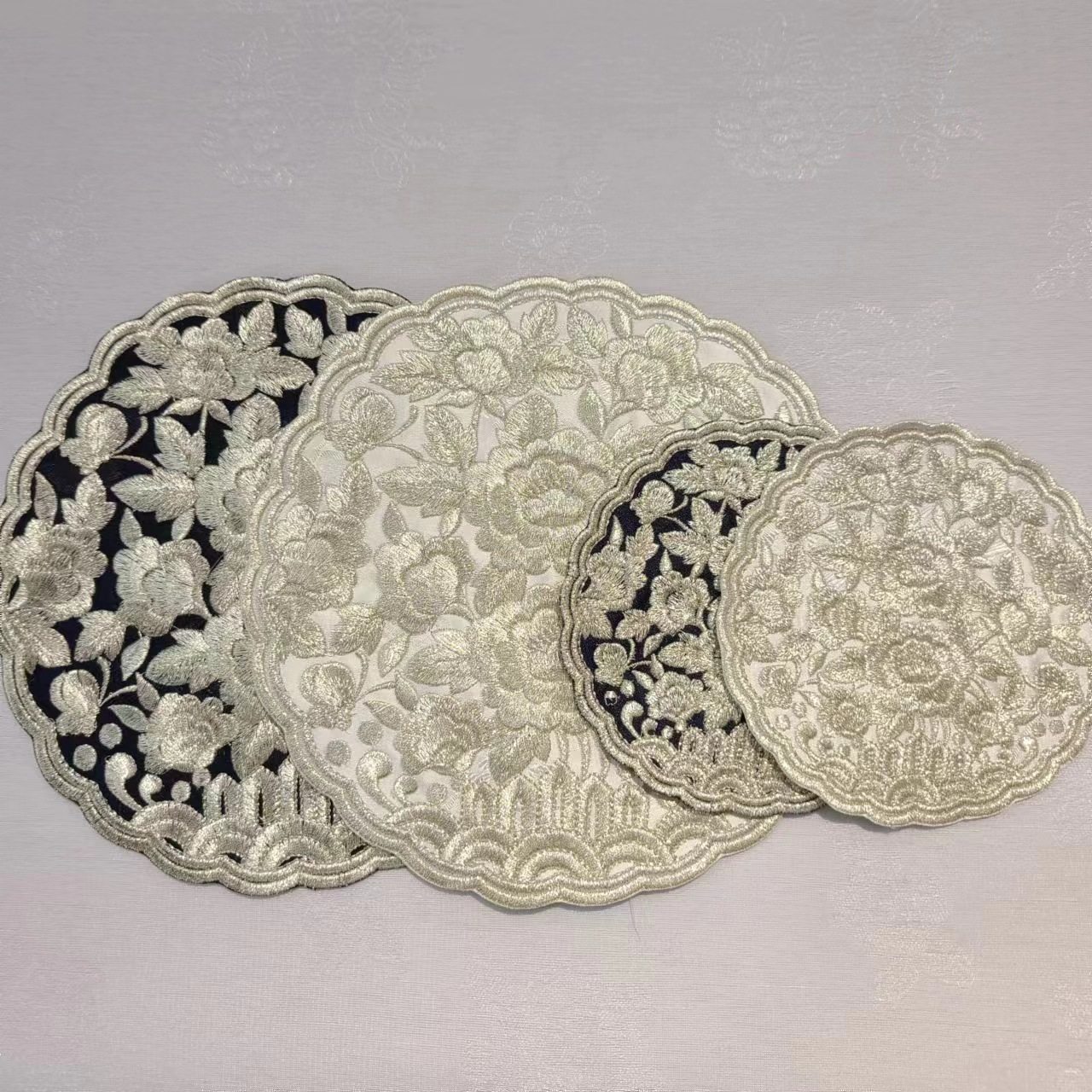 绣花补片新娘唐衣韩服圆绣银线盘直径17.5,10.5cmxh22018