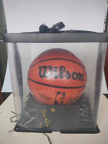 Wilson更胜一球耐磨比赛篮球
