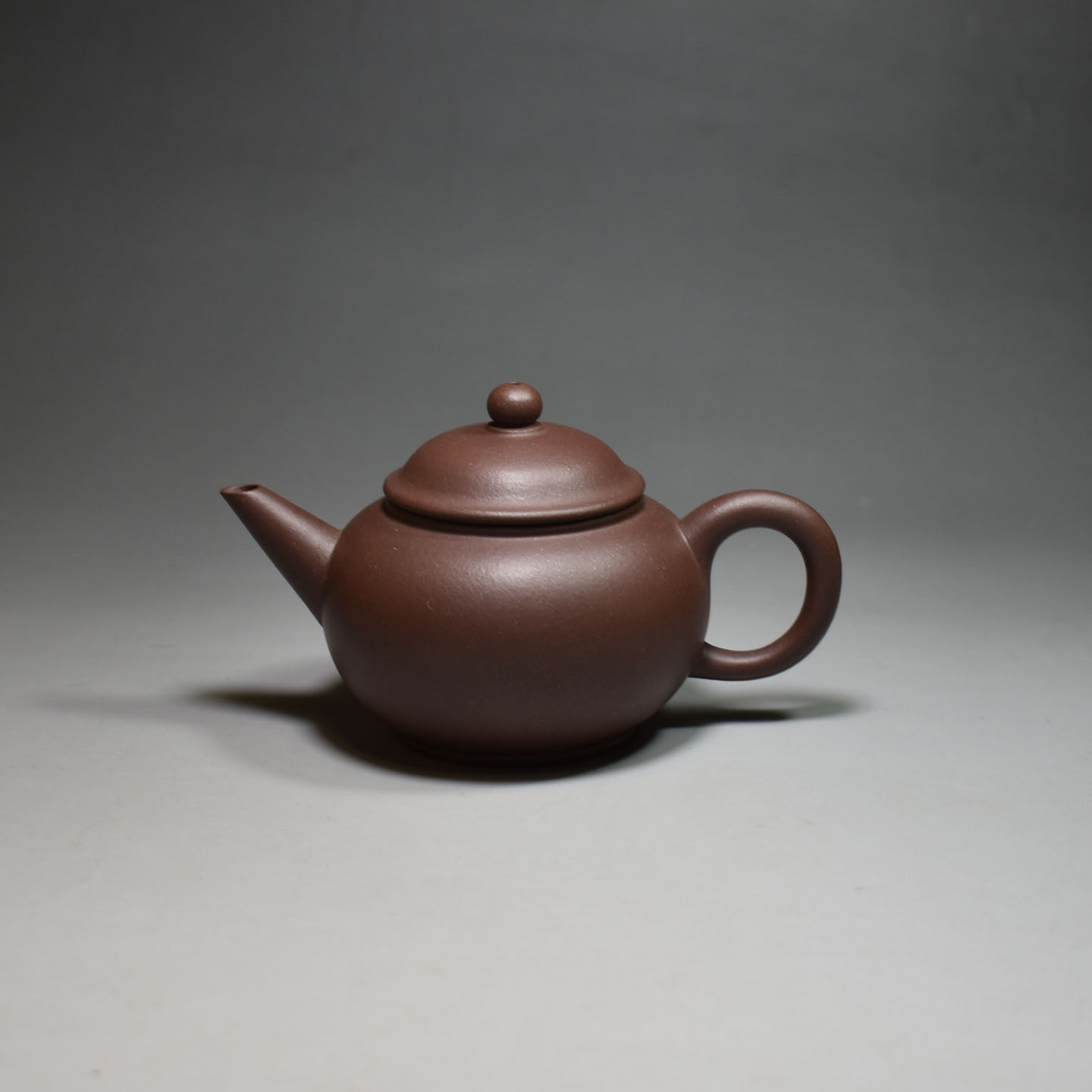 老缶出品 宜兴紫砂茶壶 原矿手工水平 底槽清１３0CC