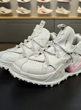 李宁盘古秋冬潮流走秀款女子减震防滑耐磨休闲运动鞋AGLR150