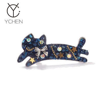 中国风人造水晶星空中的小猫胸针