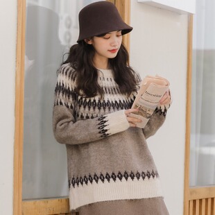 爱爱丸 2026秋冬新款文艺复古宽松毛衣女长袖套头菱格针织毛衣女