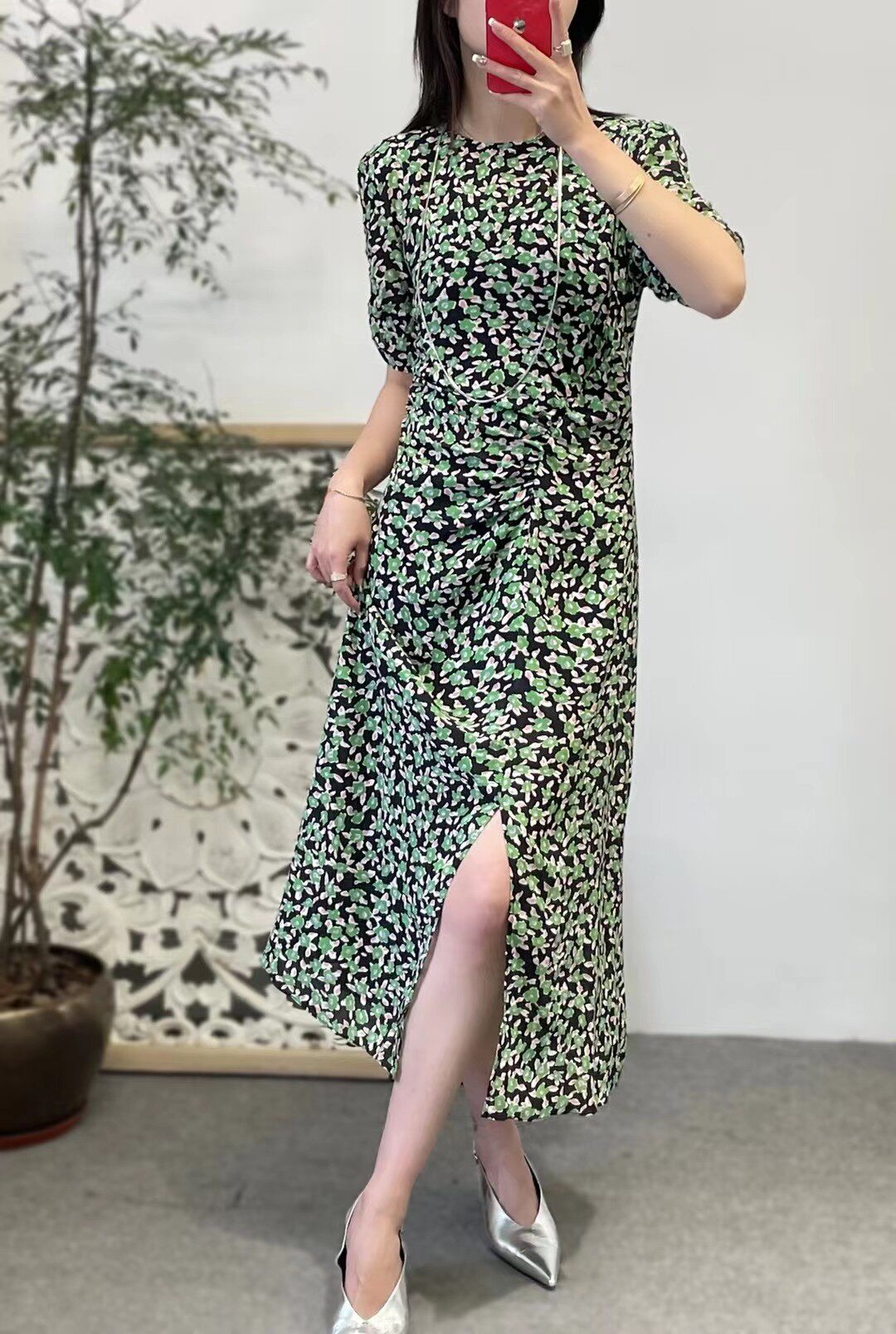 女人味真丝连衣裙夏季新款清爽花色收腰显瘦开叉中长裙