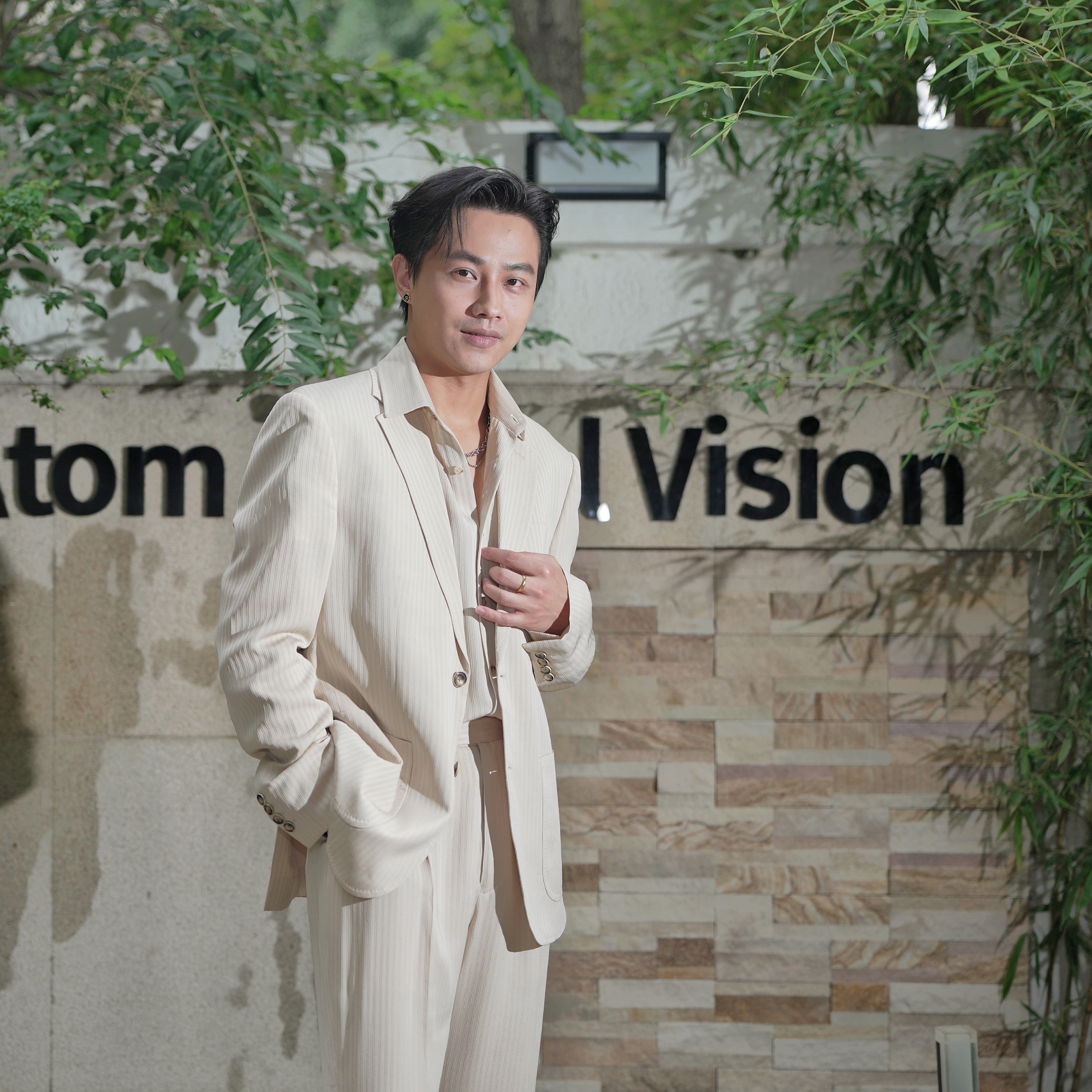 唐新坊商务休闲款真丝西服套装潮