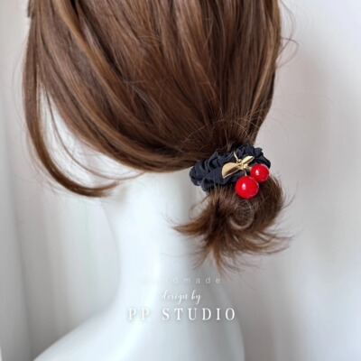 俏皮酒红樱桃造型发圈