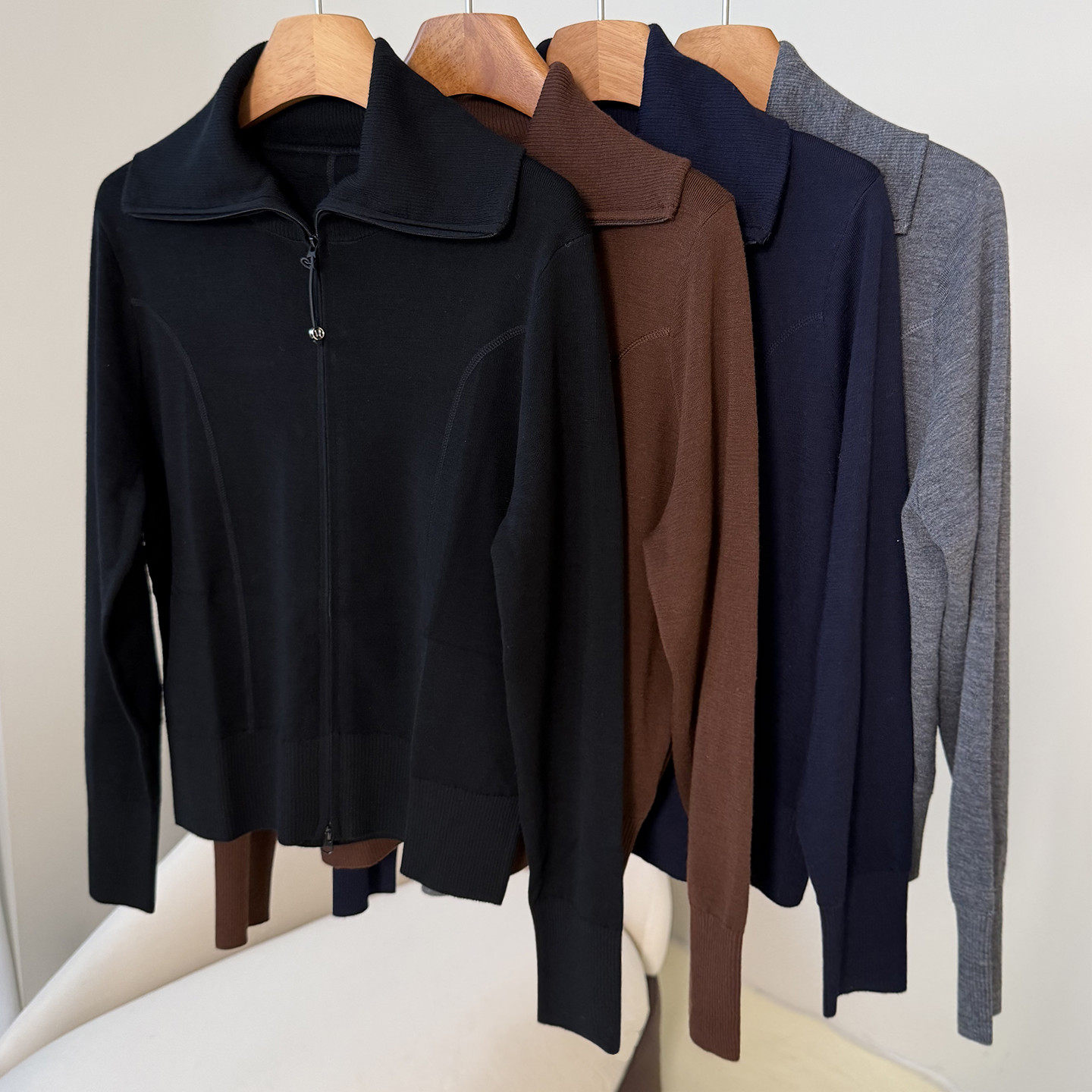 女装羊毛针织开衫可机洗春秋纯羊毛拉链衫立翻领短款长袖宽松上衣