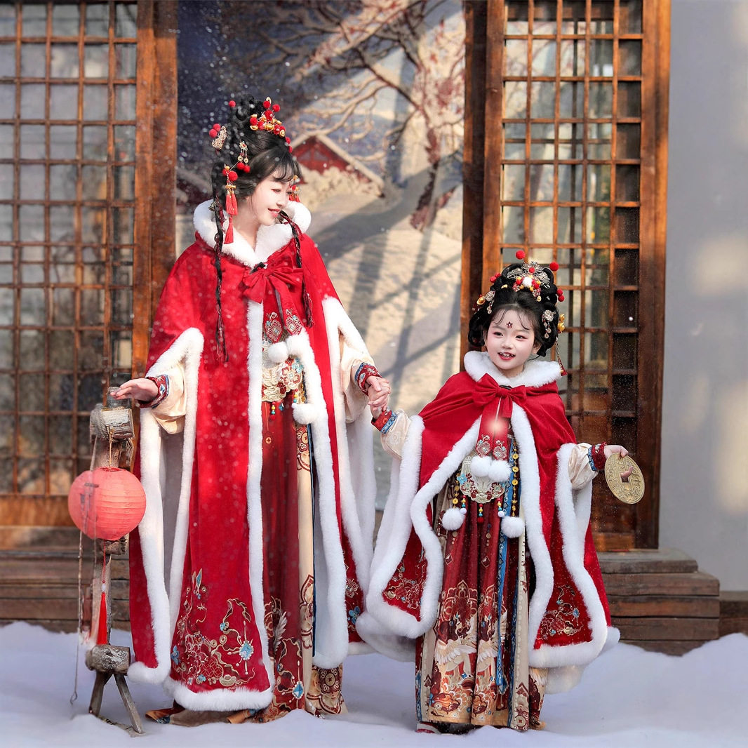 洛竹【马上有钱】汉服女齐胸唐制仙气秋冬款披肩斗篷亲子款拜年服