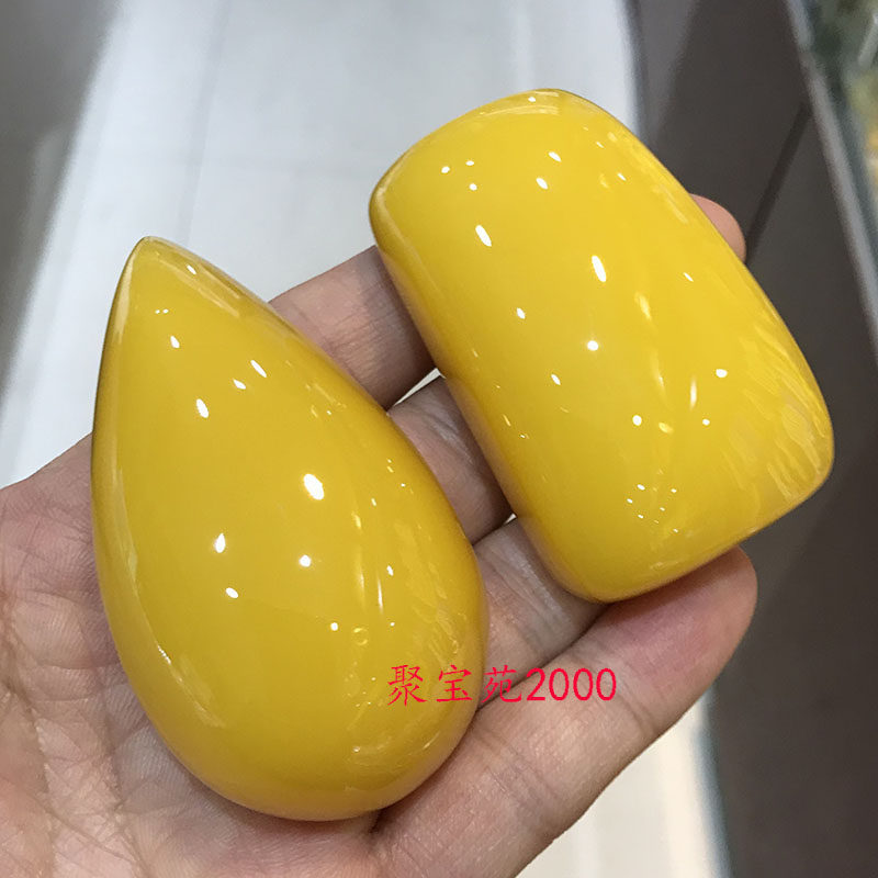 鸡油黄蜜蜡水滴吊坠项链平安无事牌毛衣链二代带皮琥珀男女款配饰