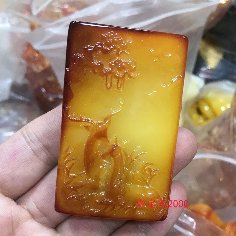 琥珀蜜蜡一鹿有你吊坠项链老蜜蜡带皮俏色一路平安挂件梅花鹿牌子