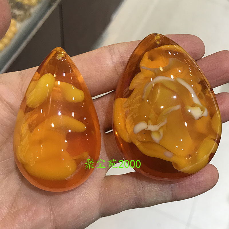 天然琥珀蜜蜡吊坠女款毛衣链秋冬水滴项链男鸡油黄无事牌挂坠把玩