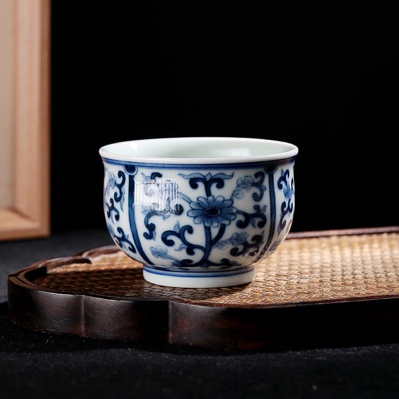 柴窑青花手绘缠枝菊纹陶瓷主人