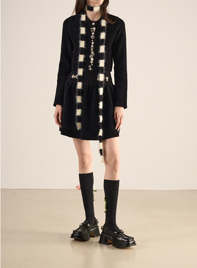 LANVIVIER复古金属纽扣装饰黑色柔软毛绒针织圆领短外套伞裙套装