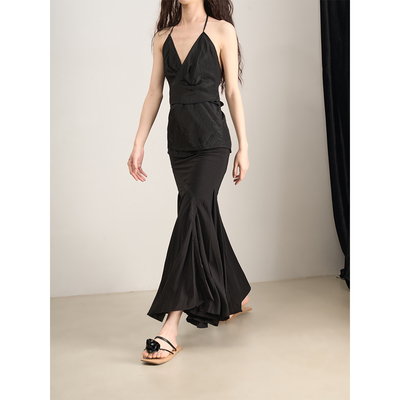 LANVIVIER 酷飒ALLBLACK穿搭 立体剪裁V领吊带背心+大摆鱼尾半裙
