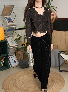 LANVIVIER 复古法式层次感叠片立体花朵上衣+褶皱丝绒半身裙套装