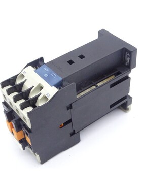 SCHNEIDER ELECTRIC CA3-DN40BD 接触器