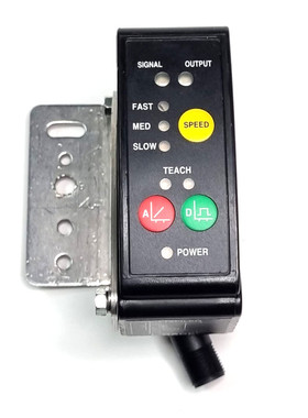 Banner LT3PIQ L-GAGE 长距离飞行时间激光传感器,范围: 0.5m-5