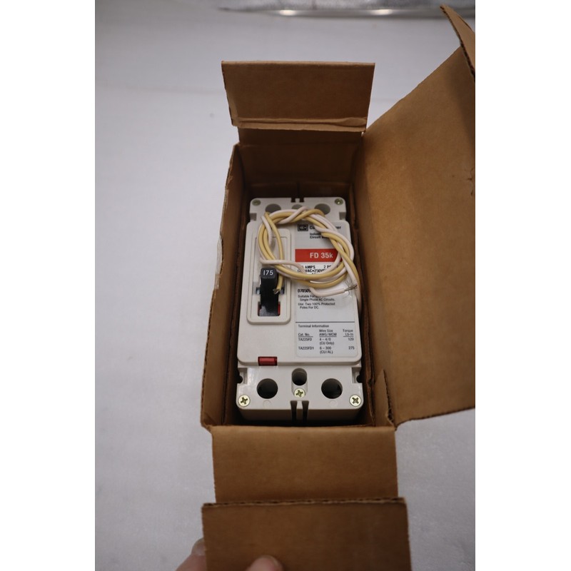 Eaton FD2175LS21 Molded Case Circuit Breaker,C 系列全新带盒