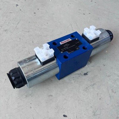 1x Rexroth 3WE10A33/OFCG24N9K4 R900923624 Wegeventil Hydraul