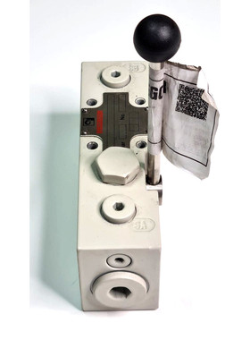 MACGREGOR 1STB4411037D 定向阀 350bar Via dhl Express