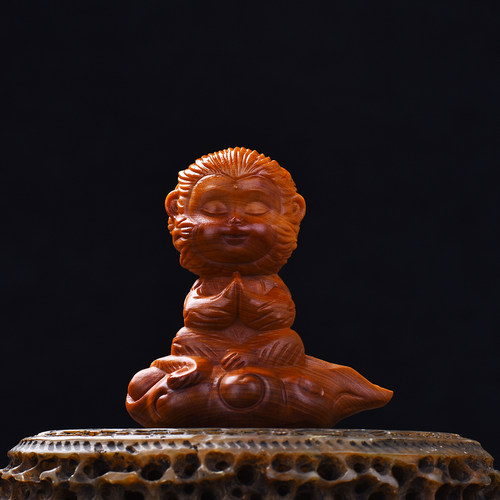 太行崖柏陈化料小悟空文玩手把件木雕可爱生肖猴禅意桌面汽车摆件