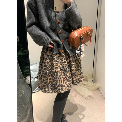 A字短款豹纹风毛呢花苞半身裙子