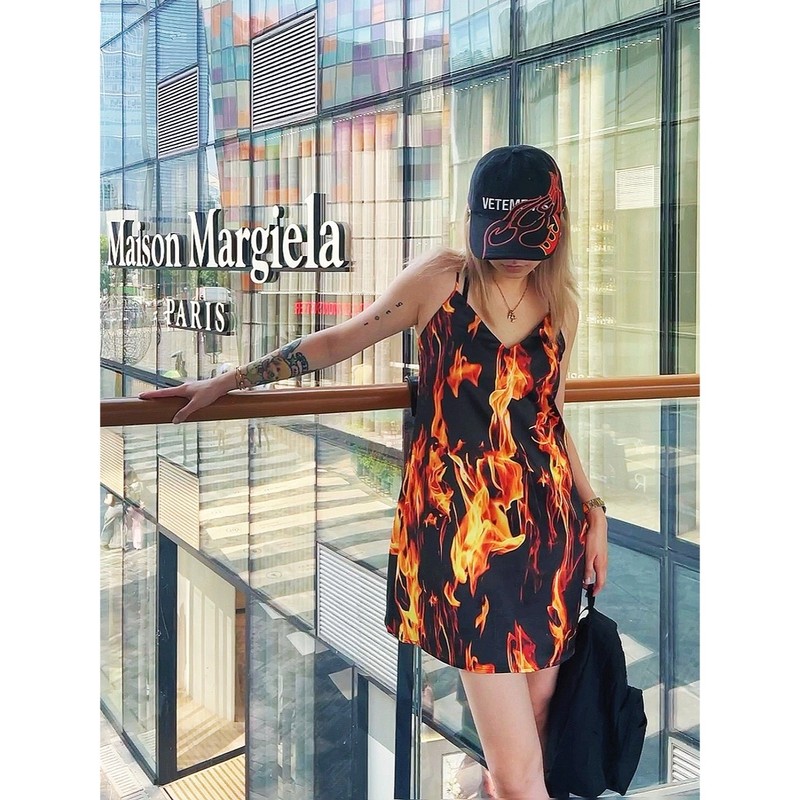 短裙吊带印花时尚街头百搭