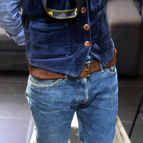 小众vibe鞣制洗水牛皮中古腰带