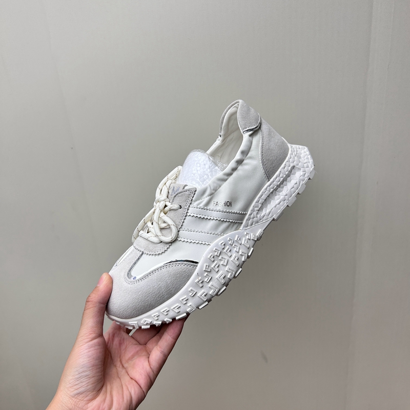 工厂断码真皮运动鞋女2025秋季新款松糕底圆头厚底增高女板鞋