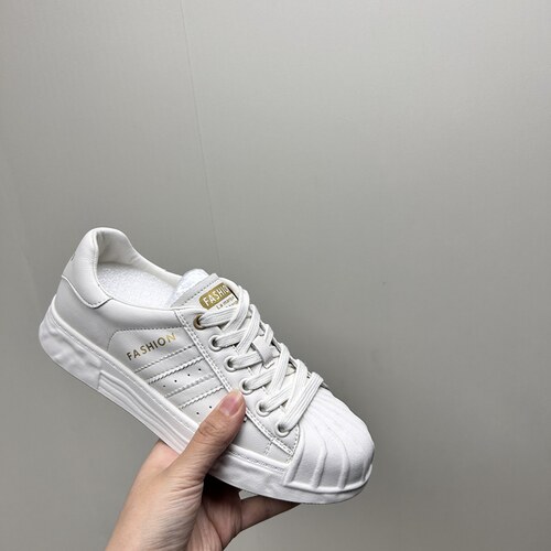 工厂断码真皮运动鞋女2026春季新款圆头女鞋圆头厚底增高休闲鞋37