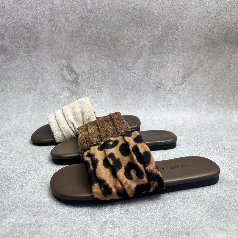 2026夏季新款断码布面女鞋一字拖处理平底休闲套脚豹纹工厂女拖鞋