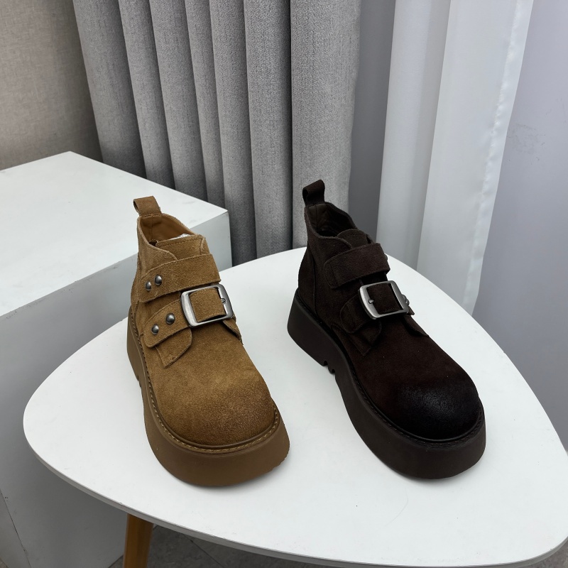 2025断码真皮秋冬新款女鞋厚底短靴工厂时尚牛皮套脚布里女靴子