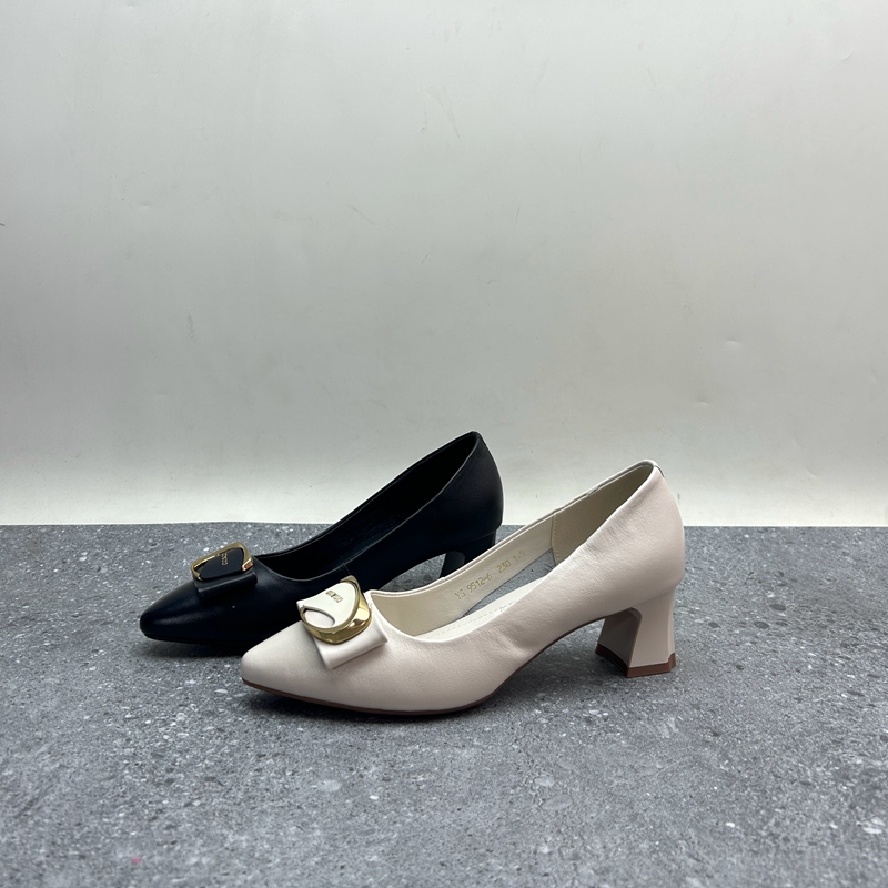 2025工厂春季断码真皮女鞋