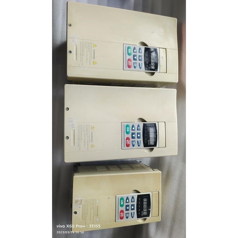 台达变频器二手拆机7.5千瓦有2台 3.7千瓦有1台,标签没议价