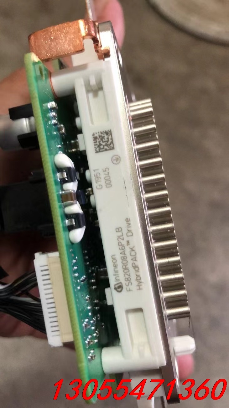 议价拆机模块FS820R08A6P2LB成色漂亮。实物图拍摄。模
