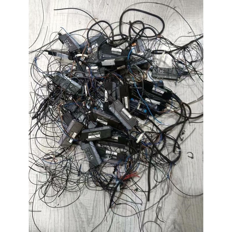 拆机件,原装基恩士数显光纤放大器FS-V11.实物拍摄成色如议价