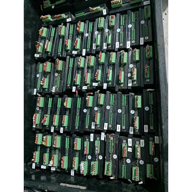 鸣志驱动器SR8-PlUS-F-AW01.二手拆机,成色如图议价