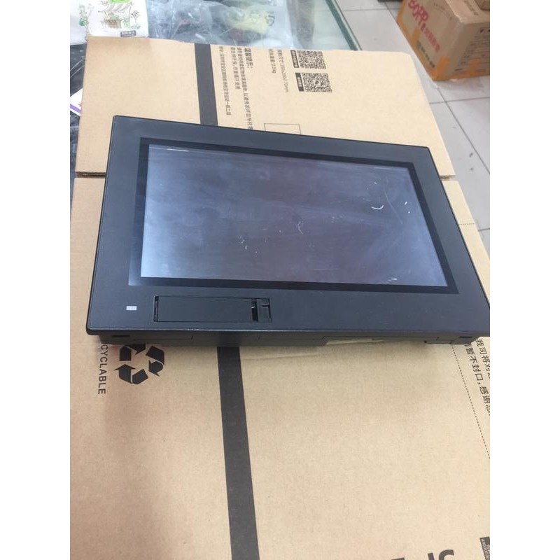 基恩士触摸屏VT5-W10功能包好 成色如图议价