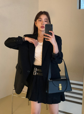 Halo Luu 高级感黑色西装百褶裙女初春辣妹皮扣设计短款a字半身裙