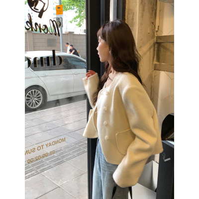 白色短款小香风毛呢外套羊绒大衣