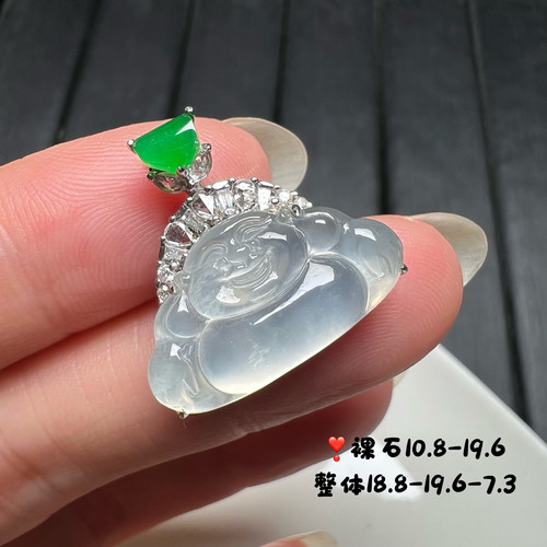 18k金钻石镶嵌高冰种起光白冰翡翠佛公吊坠天然缅甸A货