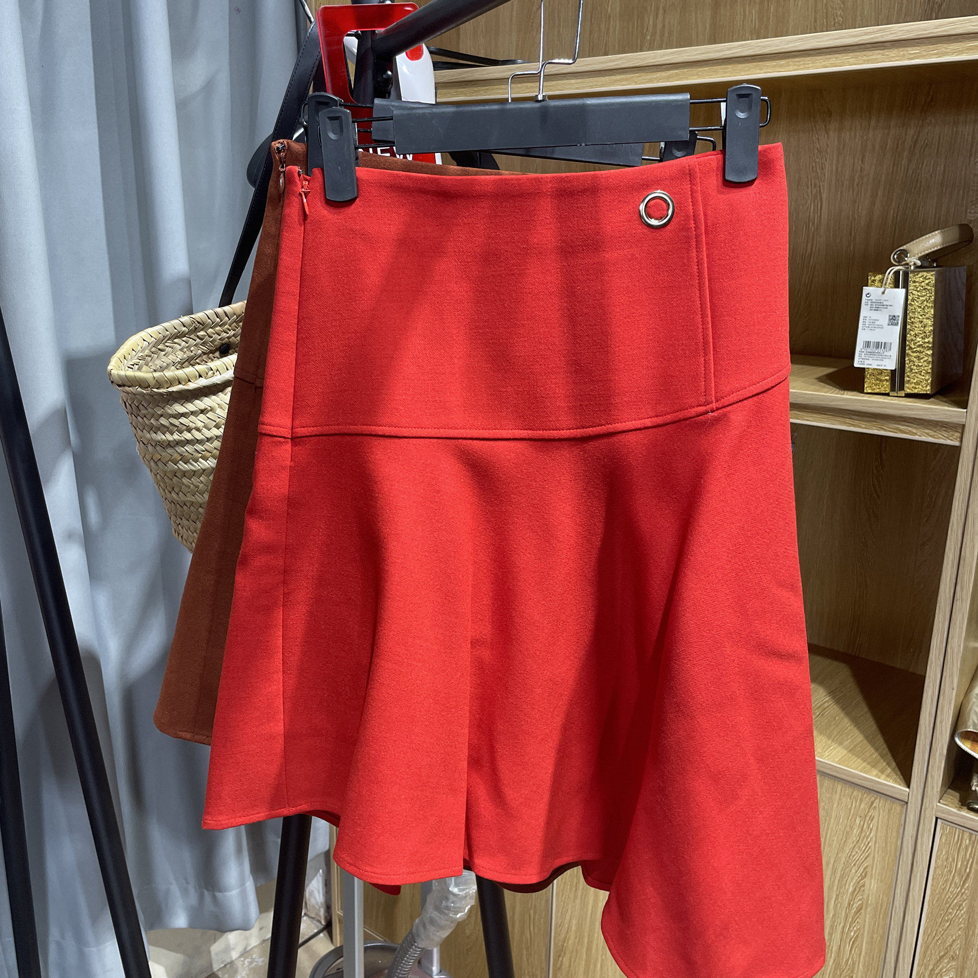 [欧]兰米特卖春秋冬高腰不规则荷叶边A字毛呢半身裙